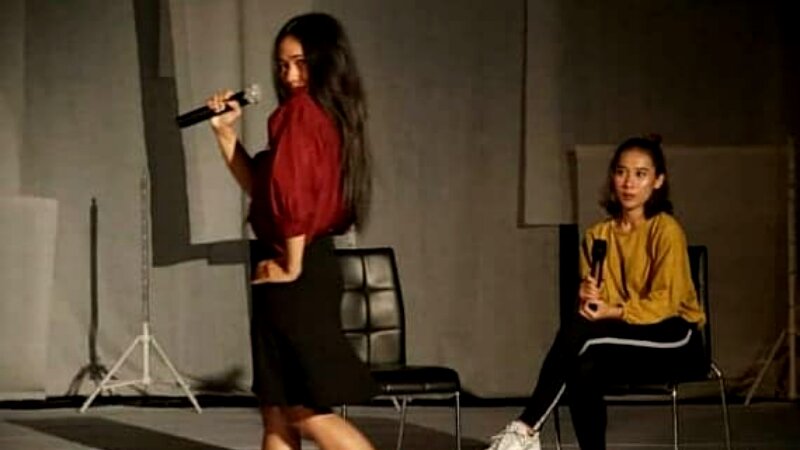 Pertunjukan "Otobiografi" oleh rokateater pada Pekan Teater Nasional 2019 di Samarinda. -Dok. rokateater.