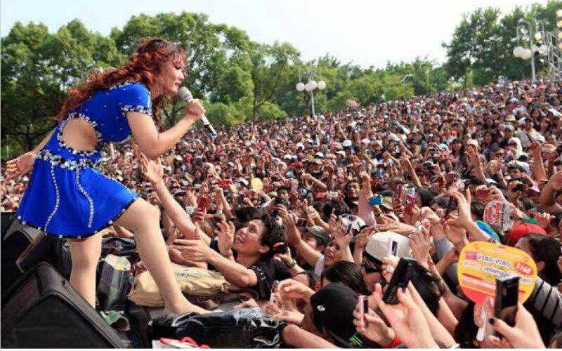 Penonton dangdut koplo. Sumber: koplopedia.com