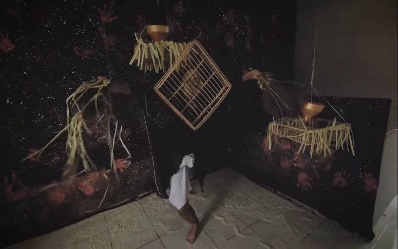 Budi Jaya Habibi dalam pertunjukan "Sasmita". -Dok Youtube Budaya Saya.