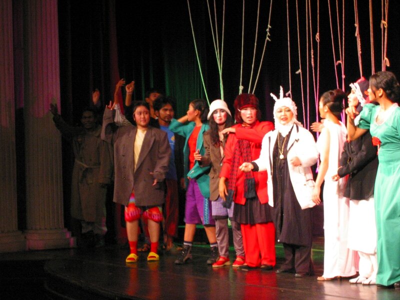 Rudolf Puspa berkeyakinan bahwa teater dapat menjadi salah sektor yang dapat mendukung gerakan literasi di Indonesia. Foto: Komedi Don Juan karya Molierre saduran Teater Keliling dalam pentas di DKJ tahun 2022. Pertunjukan ini merupakan kolaborasi dengan Teater Bangkit FKUI. -Dok. Rudolf Puspa.