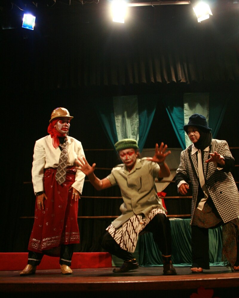 Pementasan "Wek Wek" karya D.Djajakusuma oleh Teater Keliling di BLK Jakarta Selatan. -Dok. Rudolf Puspa.