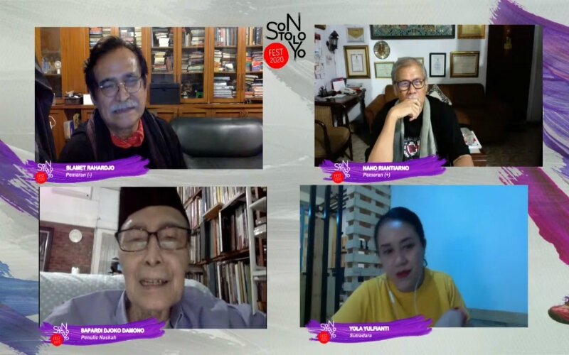 Dialog antara Sapardi Djoko Damono (penulis naskah), Slamet Rahardjo dan Nano Riantiarno (aktor) dan Yola Yulfianti (sutradara) dalam pertunjukan "Ditunggu Dogot", Senin (18/5). -Dok. Sontoloyo Fest 2020/Youtube.