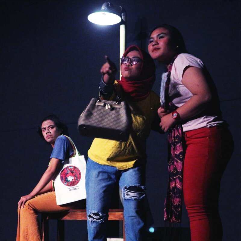 Pertunjukan "Mati Konyol" oleh Teater Moksa, sutradara Panji Gozali, di Galeri Indonesia Kaya, 15 September 2019. -Dok. Teater Moksa.