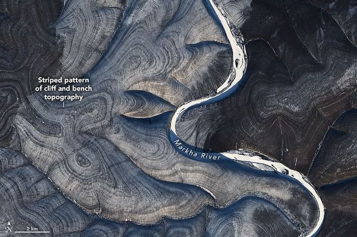 Pola garis geografis yang aneh di sekitar Sungai Marka di Siberia, Rusia.