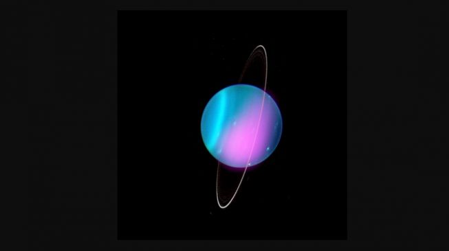 Sinar-X keluar dari Uranus. [NASA]