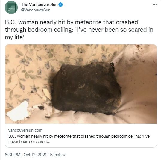 Meteorit itu jatuh ke dalam ruangan. [Twitter]