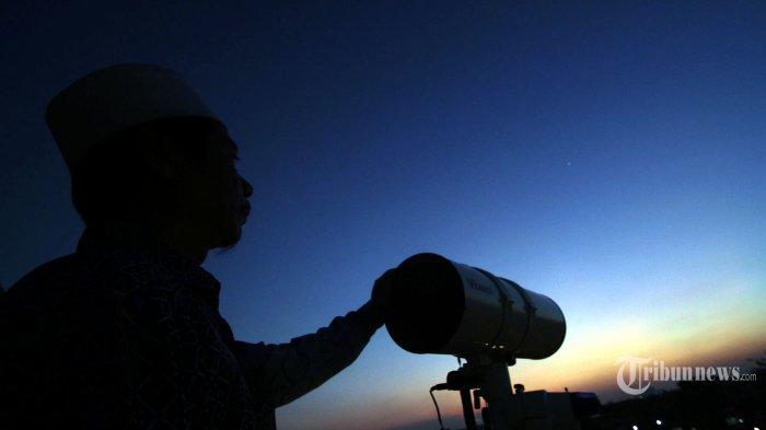 Interpretasi teleskop untuk mengamati peristiwa langit.
