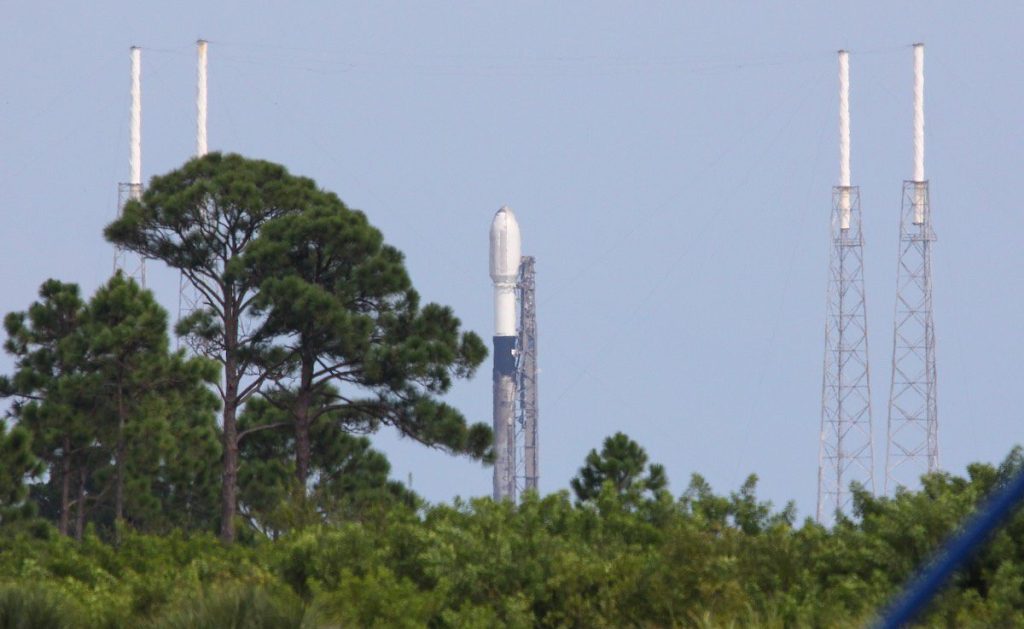 SpaceX berhasil meluncurkan misi Starlink pada upaya keenamnya