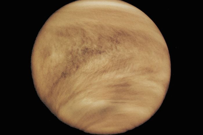 Venus belum pernah dikunjungi oleh manusia atau pesawat ruang angkasa tak berawak.